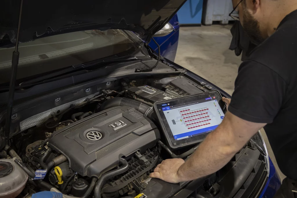 diagnostic électronique moteur avec tablette